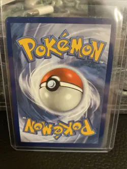 Pikachu v Full Art Holo Card 170/185 Ultra Rare Swsh04: Vivid Voltage NM - Image 2