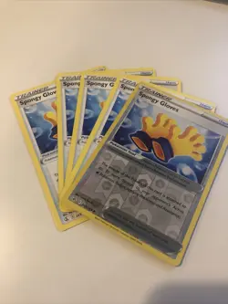 Pokemon TCG Spongy Gloves Fusion Strike 243/264 Reverse Holo Uncommon 1x Reg 4x - Image 1