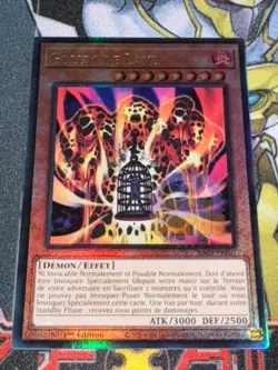 CARTE Yu Gi Oh GOLEM DE LAVE RA01-FR001 1ere edition ULTIMATE RARE - Image 1
