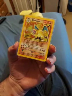Wizards of the Coast Pokemon TCG Base Set Charizard 4/102 Holo Rare 120 HP 1999 - Image 2