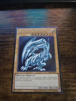Blue-Eyes White Dragon Ultimate Rare OP28-EN001 NM Yugioh - Image 2