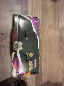Pokemon Collectors Chest Tin Fall 2020 Pikachu & Charizard VMAX New & Sealed.~ - Image 4