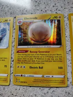 4 Pokemon cards Voltorb, Electrode 1999, 2020 Holo & Regular, Lightning Energy - Image 5