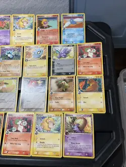 (30) Delta Species Pokemon Pokemon Lot Gligar Charmander Magikarp Ralts - Image 4