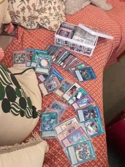 Yugioh Mega Tin 2025 Full Of Holos - Image 1