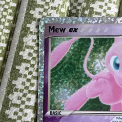 Pokemon Card - Mew ex Celebrations Classic Collection 88/92 Holo - Image 2