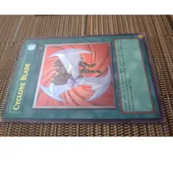 1996 Yu-Gi-Oh! 1st Edition Cyclone Blade POTD-EN043 Ultimate Rare Card - Image 4