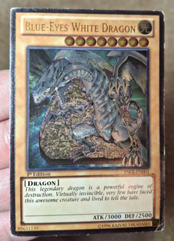 YUGIOH TCG BLUE-EYES WHITE DRAGON 1ST EDITION CARD YSKR-EN001 - Image 1