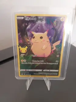 Pokemon Piachu ; 005/025 - 25th Anniversary - Full Art HOLO Near Mint - Image 1