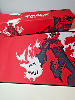 Ultra Pro Magic: The Gathering Chandra Nalaar Storage Box with Playmat - Image 1