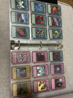 Yu-Gi-Oh Collection Over 900 Cards - Image 3