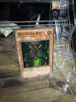 Man-Eater Bug Lob Unlimited Ultra Rare Yugioh Holo Card - Image 1