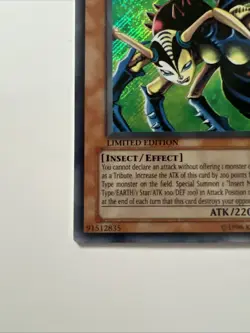 2004 Yu-Gi-Oh! Insect Queen CT1-EN005 Secret Rare Vintage Collector Tins - Image 5