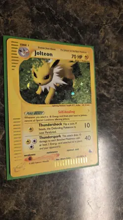 Pokemon Jolteon Skyridge Holo Rare 2003 Stage 1 70 HP Card H12/H32 - Image 2
