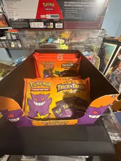 Trick Or Trade Pokemon Booster Bundle w/display 225 packs Gengar - Image 1