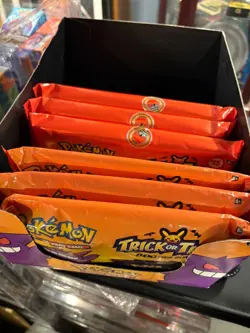 Trick Or Trade Pokemon Booster Bundle w/display 225 packs Gengar - Image 2