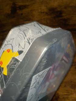 Pokemon TCG: 25th Anniversary Tin Set - Dark Sylveon V - Image 2