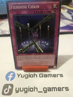Yu-Gi-Oh Fiendish Chain SDKS 1st Edition Common Light Played - Image 1
