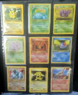 Pokemon binder lot - tons of vintage cards Base Set Venusaur Holo 1st Ed Moltres - Image 1