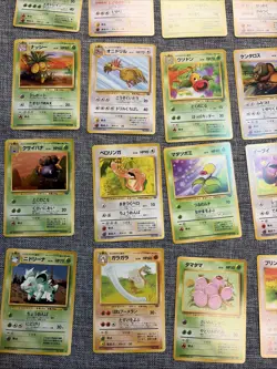 Vintage Pokemon 32 Card Lot Japanese Jungle WOTC Eevee Jigglypuff Pikachu - Image 3