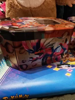 Pokemon card tins slashing legends - Image 3