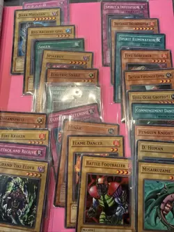 lot of 25 yu gi oh trading cards 1996 includes grand tiki elder, etc - Image 1