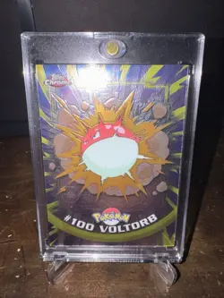 Pokemon Topps Chrome Voltorb #100 Series 2 HOLO Spectra 2000 with Hard Case - Image 1
