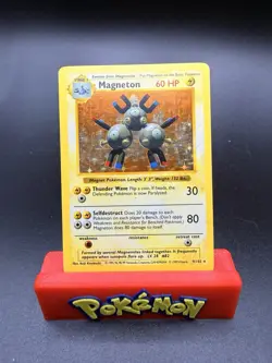 Pokemon TCG Magneton 9/102 Base Set Shadowless Holo Rare Card HP/DMG - Image 1