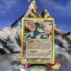 Nidoqueen (Delta Species) - 7/101 Pokemon Dragon Frontiers - Holo LP+ - Image 1