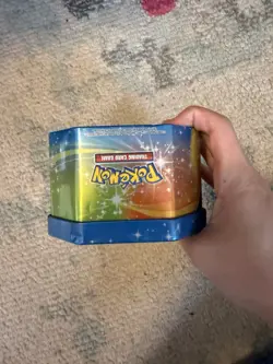 Pokemon Card 2009 Tin With Charizard Garchomp And Rayquaza - Image 4