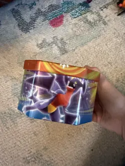 Pokemon Card 2009 Tin With Charizard Garchomp And Rayquaza - Image 5