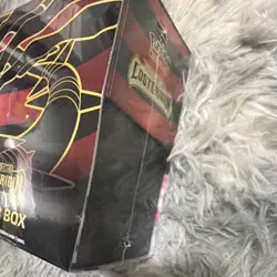 Pokemon TCG Sword & Shield Lost Origin Giratina Elite Trainer Box - Image 4
