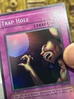 Yugioh Trap Hole LOB-058 The Legend of Blue Eyes White Dragon 1st Edition -NM - Image 4