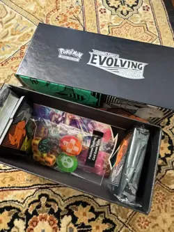 Pokemon TCG Sword & Shield Evolving Skies Elite Trainer Box Opened/No Cards - Image 4