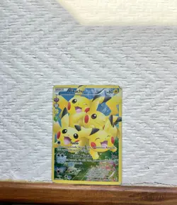 Pikachu RC29/RC32 Generations Radiant Collection Holo Portuguese Pokemon Damaged - Image 1