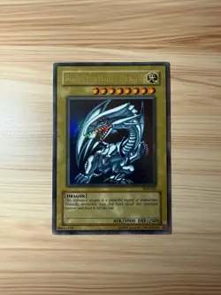 YUGIOH: Blue-Eyes White Dragon SDK-001 UNLIMITED - NM - Image 1