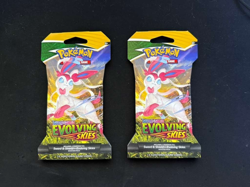 Pokemon TCG Sword & Shield Evolving Skies Booster Pack (1 pack) - Image 1