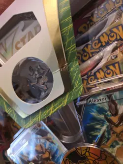 Pokemon SW&SH 2022 Kleavor VSTAR Premium Collection Box New Factory Sealed - Image 2