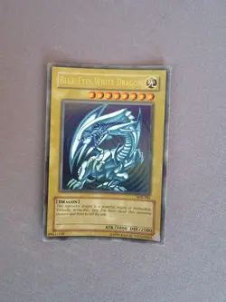 Yu-Gi-Oh! TCG Blue-Eyes White Dragon Kaiba SDK-001 Unlimited Ultra Rare - Image 1