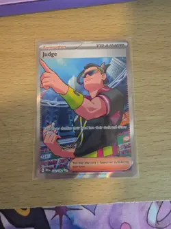 Judge SV10: Destined Rivals - Pokemon NM 222/182 card Supporter Trainer Full Art - Image 1