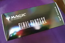 MTG Gift Bundle - Final Fantasy Magic: the Gathering includes collector booster - Image 3