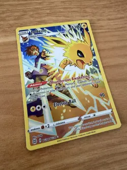 Pokemon Jolteon Brilliant Stars Trainer Gallery Holo TG04/TG30 Pack Fresh - Image 2