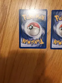 Pokemon Base Set Unlimited Regular Pikachu, Charmander 46/102 LP-NM - Image 4