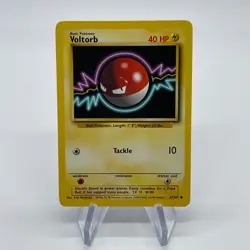 Voltorb 67/102 - Common 1999 English Base Set Pokemon Card - Near Mint (NM) & LP - Image 1