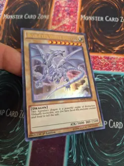 Yugioh Blue-Eyes White Dragon MVP1-EN055 Ultra Rare 1st Edition Near Mint - Image 2