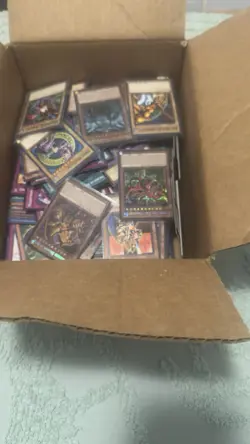 Konami Yu-Gi-Oh! TCG 100 Mixed Card Lot - Image 3