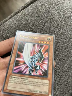 Blade Knight DL09-EN007 Rare Yugioh Orange Text - Image 3