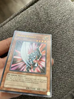 Blade Knight DL09-EN007 Rare Yugioh Orange Text - Image 4