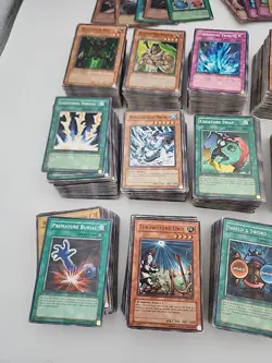 Yu-Gi-Oh Vintage Bulk Card Lot Primarily Vintage Common,rares And Holos - Image 2