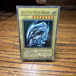 Yu-Gi-Oh! Blue-Eyes White Dragon #SDK-001 LP! - Image 1
